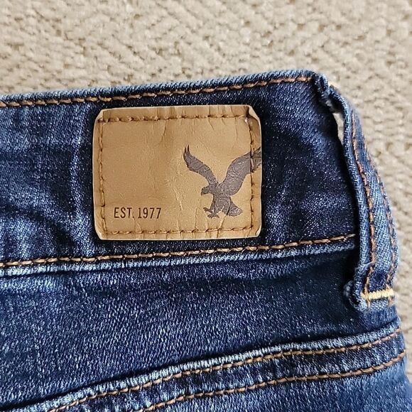 American Eagle Shortie Super Stretch Distressed Jean Shorts - Size 2 - Picture 5 of 14